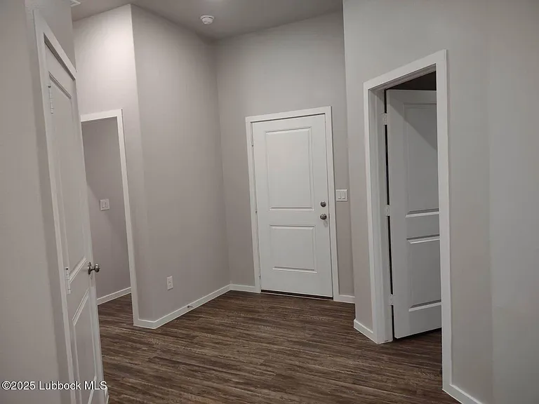 2121 N Jayton Ave #A — Photo 2