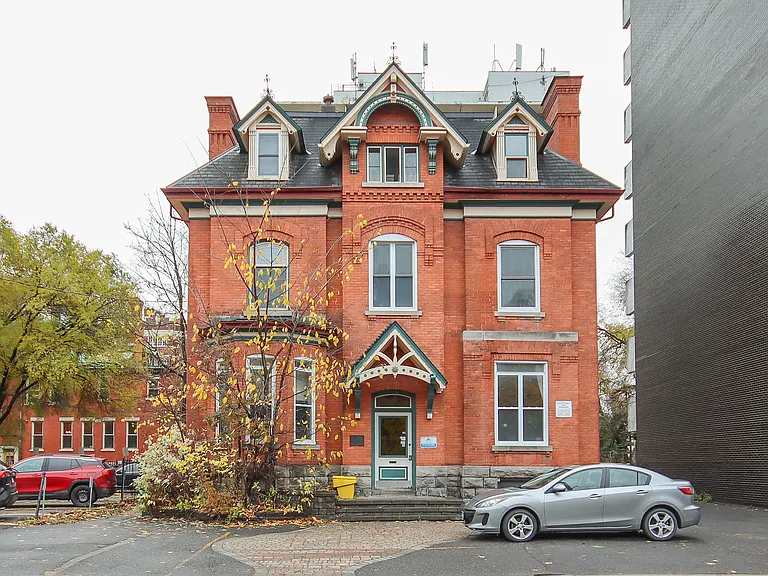 260 Somerset St W #1 — Photo 2