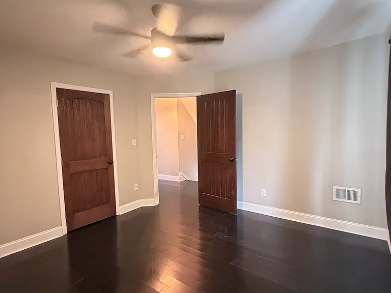 1074 E Columbus St — Photo 15