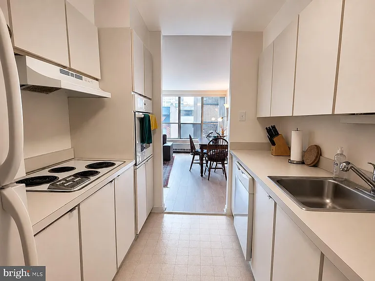 224 W Rittenhouse Sq #30-401 — Photo 4