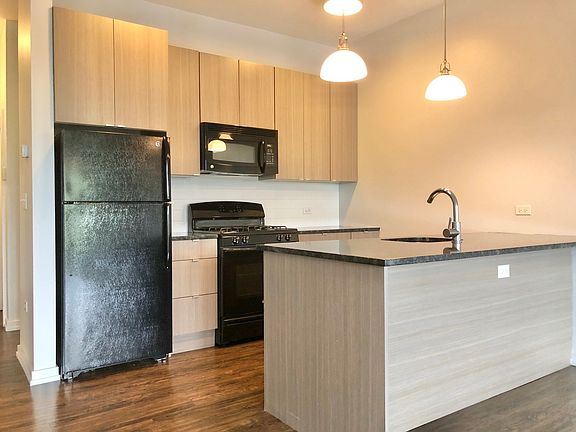 4th image of 2500 N Clybourn Ave APT 206