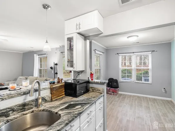 1313 Waters Edge Dr, Toms River, NJ 08753