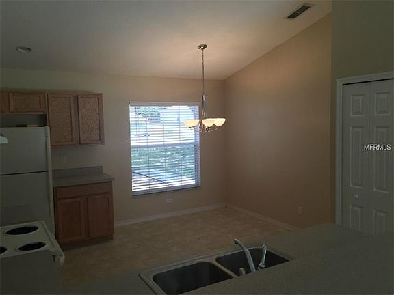 5th image of 1049 Heather Glen Dr