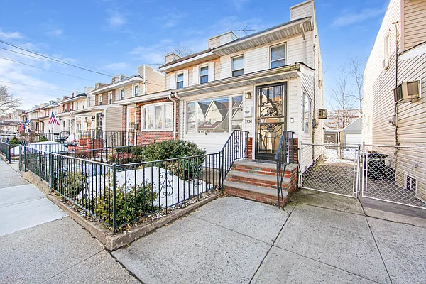 Sold by Compass | media 1