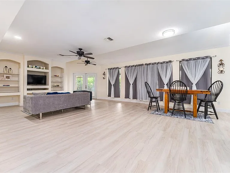 6151 Silver Oaks Dr — Photo 27