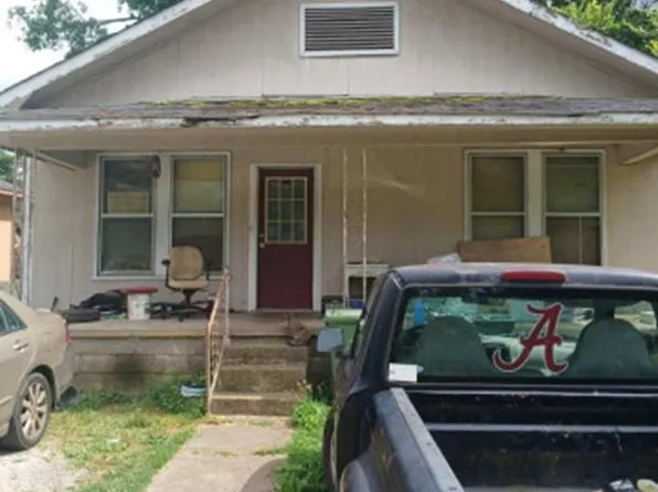 111 Tunstall St, Tuscumbia, AL 35674
