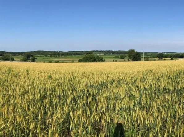 2 State Highway 73, Deerfield, WI 53531