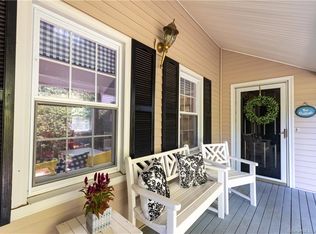 969 Powder Horn Ln, Fairfield, CT 06824