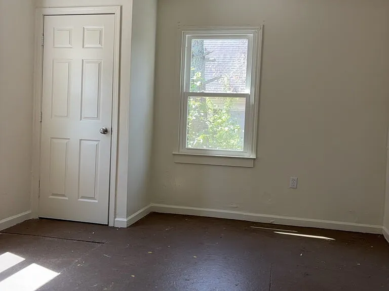 313 G St — Photo 11