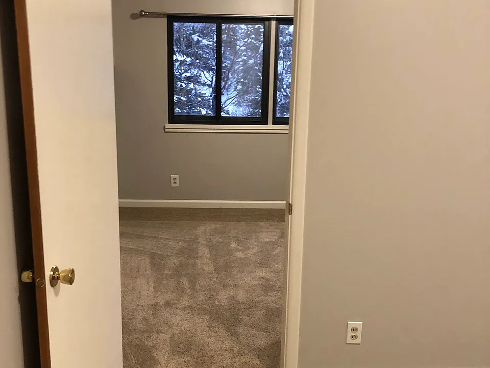 2124 N Pinecrest Canyon Rd