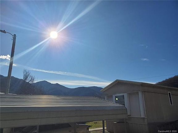 4th image of 37 Sunset Pl