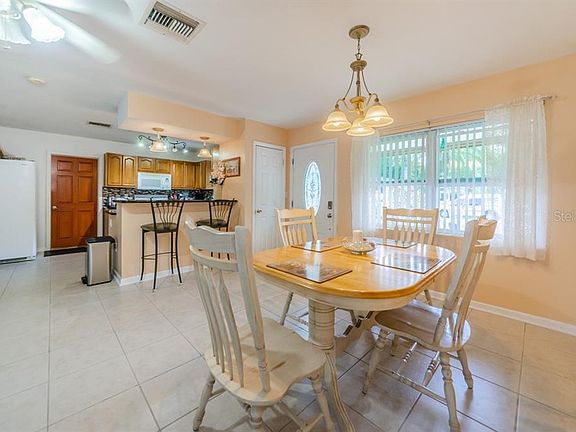 5th image of 1630 San Charles Dr