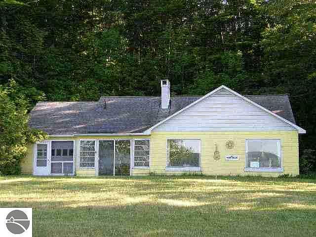 1st image of 143 S Shore E