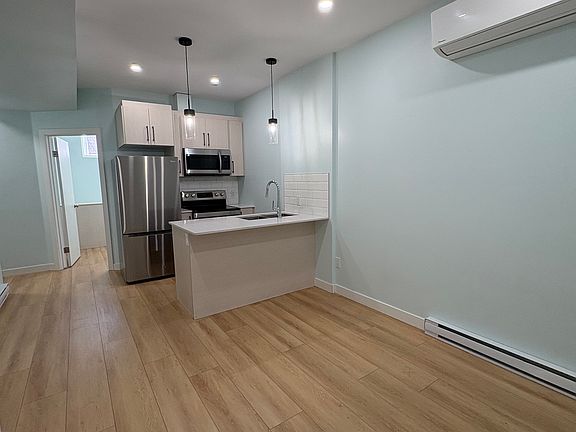 2nd image of 441 Monreith St