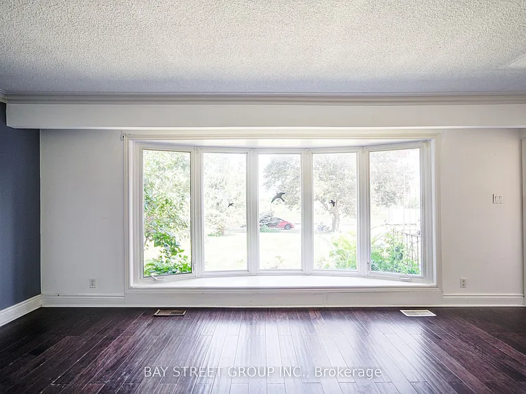 1421 Old Green Ln — Photo 10