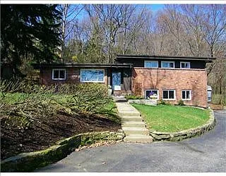 102 Sycamore Dr photo 1