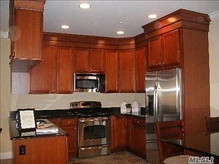 3rd image of 304 Okeefe Ct