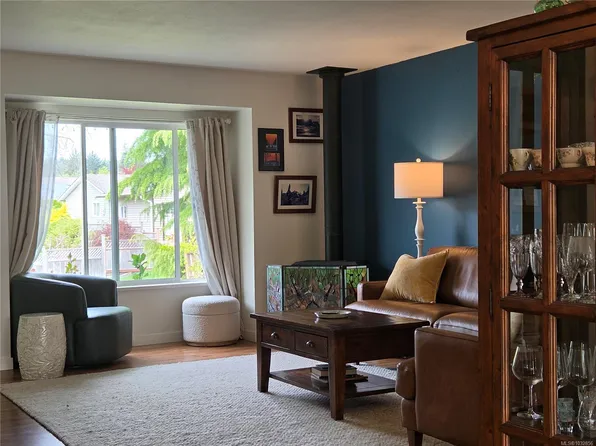 393 Candy Ln, Campbell River, BC V9W 7Y8