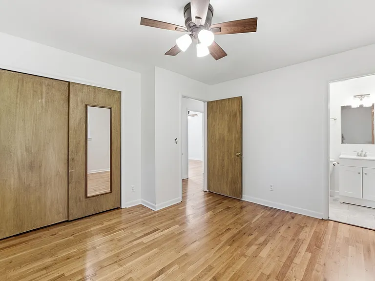 945 Brynwood Ter — Photo 17
