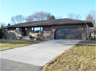 3021 7th St, Peru, IL 61354