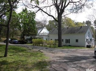 2350 Cedar Swamp Rd, Glen Head, NY 11545