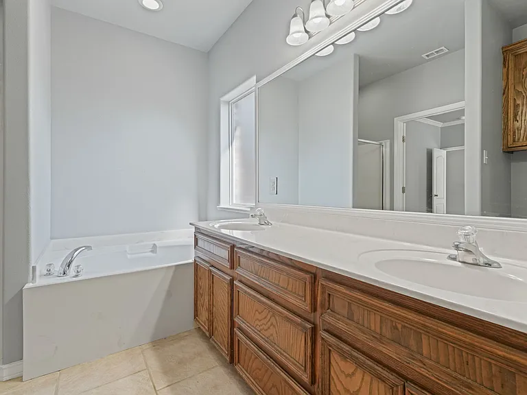 3141 Quail Springs Rd #4 — Photo 10