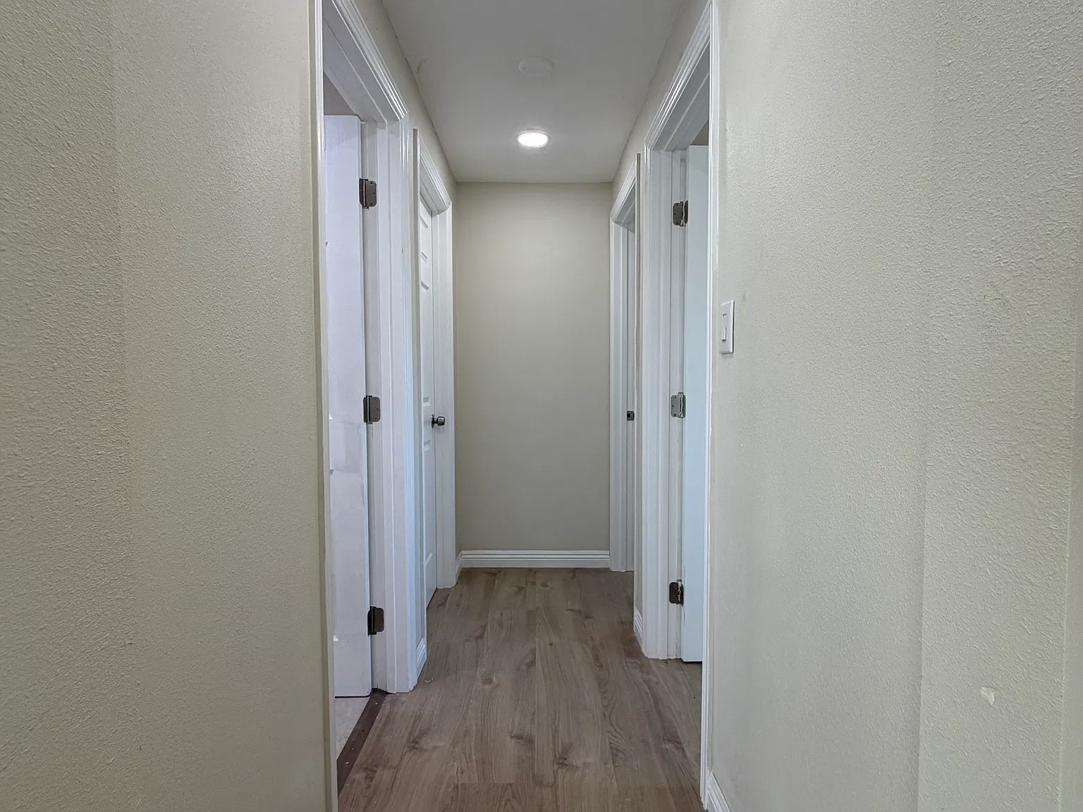 4 bed, 1250 sqft, $4,500 — Photo 4