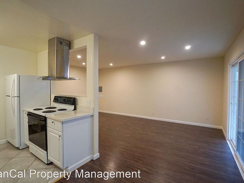 1st image of 671 Villa St APT 3
