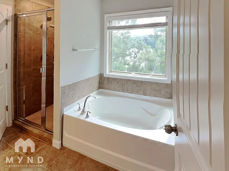 541 Lanier Ct — Photo 14