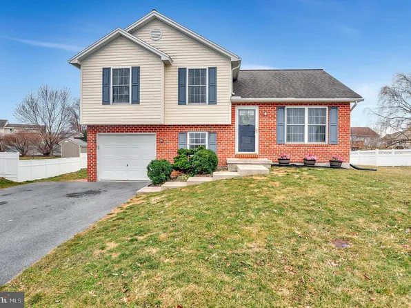 1464 Mountain Shadow Ter, Fayetteville, PA 17222