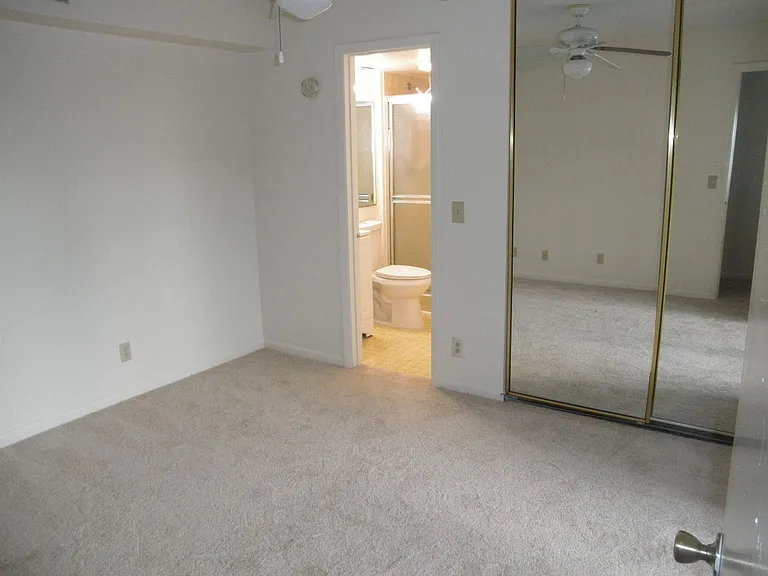 3662 Victoria Dr — Photo 11