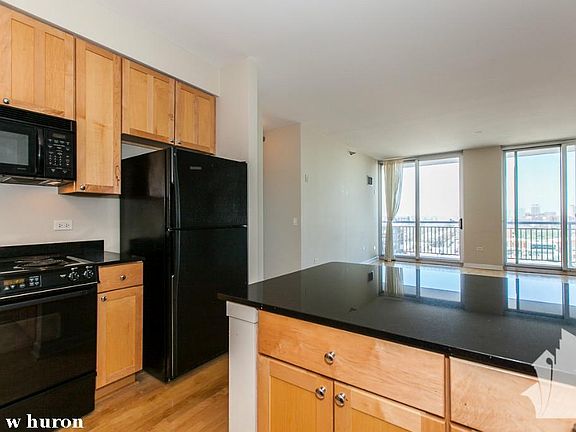 2nd image of 421 W Huron St #1023