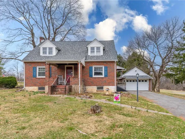 1898 Leithsville Rd, Hellertown, PA 18055