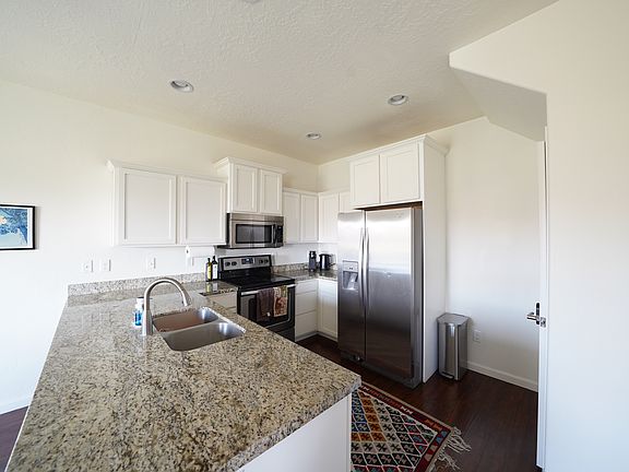 5th image of 4197 N Cresthaven Ln