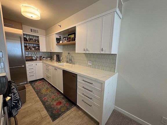3rd image of 1750 Avenida Del Mundo Unit 905