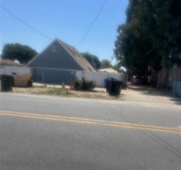 1st image of 8956 Elm Ave
