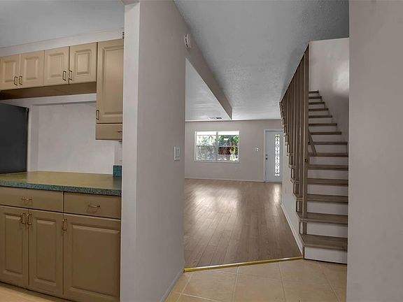 5th image of 3212 RAMBLEWOOD DRIVE N #3212