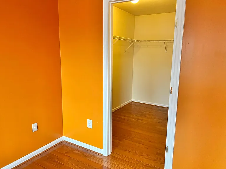 1607 E Fairmount Ave — Photo 13