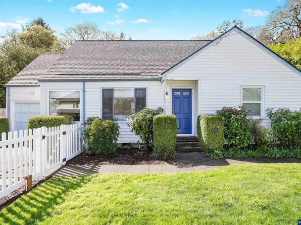 3550 SW Country Club Dr, Corvallis, OR 97333