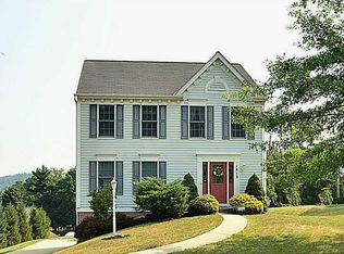 1013 Woodridge Dr, Canonsburg, PA 15317