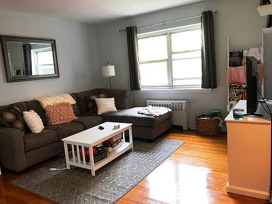 Rented by Prime Realty | media 8