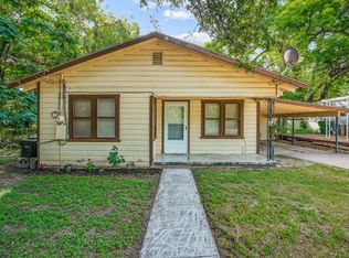 203 SW Vine St, Cleburne, TX 76043