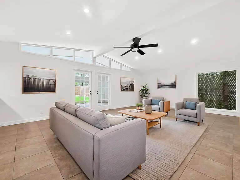 5422 Hummingbird St — Photo 13