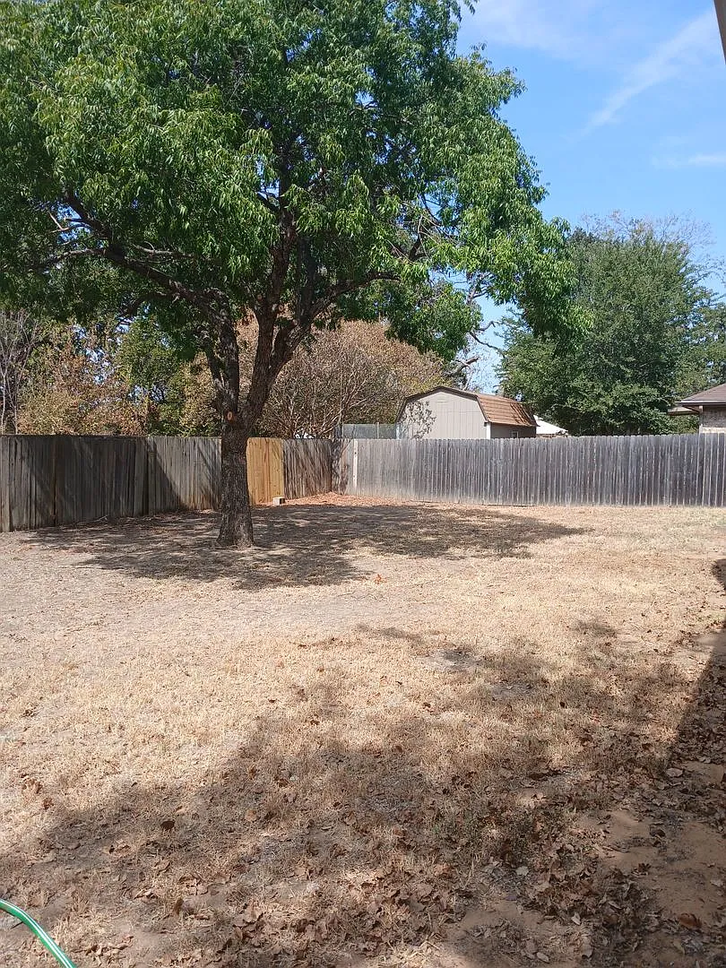 3/1 Home located close to Downtown Denton — Photo 4