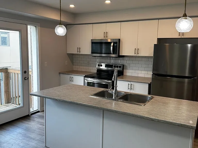 1650 Hetherington Dr — Photo 7