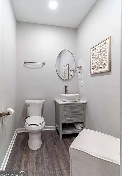 301 Cochin Dr — Photo 31