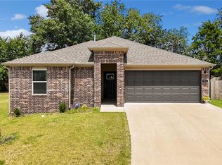 911 W Sonoma St, Rogers, AR 72758
