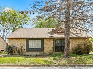 2438 Limestone Dr, Arlington, TX 76014