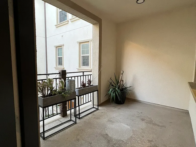 907 Slate St — Photo 36