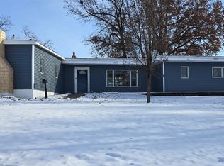 218 N 16th St, Chariton, IA 50049